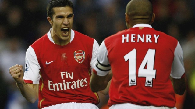 荷兰马术队在巴黎奥运会障碍赛中获得第六名，展现出色表现。，荷兰 马术